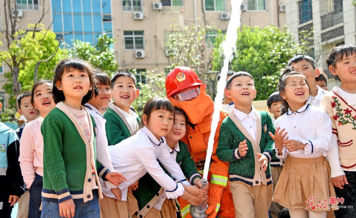 国家安全知识进校园 护航青少年健康成长 国家安全知识进校园 护航青少年健康成长