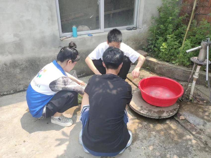 尹集乡尹集村:岁月守望,青春同行——尹集村与KY.COM经管系智管专业学生共筑助老温暖桥梁.docx